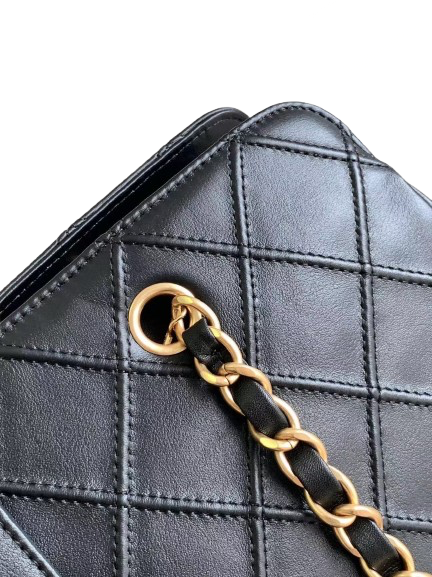 Lindy Tote Bag